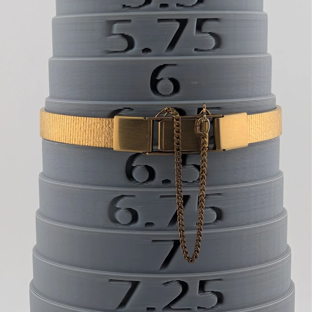 Vintage Seiko V401-1810 Gold Tone Textured Dial Dress Watch 20mm 6.25